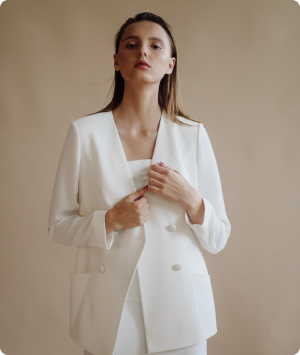 Костюм білий